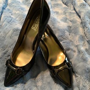 9 & Co ladies patent leather heels